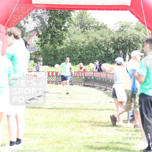 21.06.2026 - 29. Vierlanden-Triathlon Andreas Tolksdorf http://msf.ph/oto/9892786 21.06.2026 13:50:29 Ziel 221, 265, 895, 221, 265, 895 meine-sportfotos.de