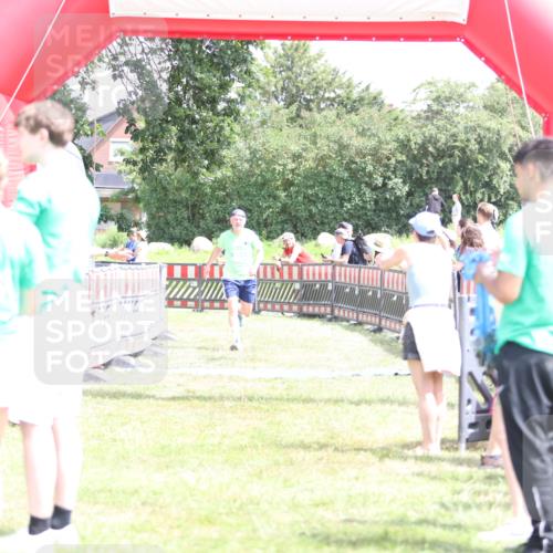 21.06.2026 - 29. Vierlanden-Triathlon Andreas Tolksdorf http://msf.ph/oto/9892793 21.06.2026 13:50:29 Ziel 221, 265, 895, 221, 265, 895 meine-sportfotos.de
