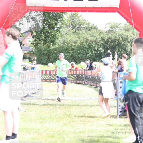 21.06.2026 - 29. Vierlanden-Triathlon Andreas Tolksdorf http://msf.ph/oto/9892801 21.06.2026 13:50:30 Ziel 221, 265, 895, 221, 265, 895 meine-sportfotos.de