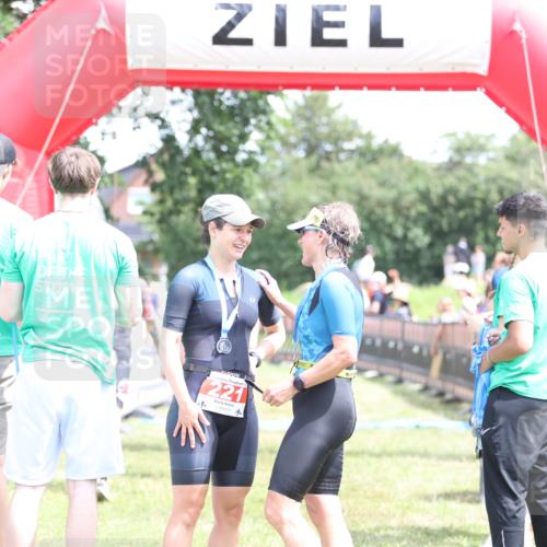 21.06.2026 - 29. Vierlanden-Triathlon Andreas Tolksdorf http://msf.ph/oto/9892828 21.06.2026 13:50:51 Ziel 766, 1080, 766, 1080 meine-sportfotos.de