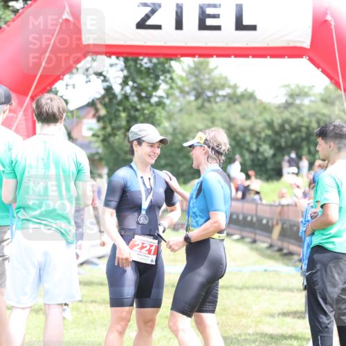 21.06.2026 - 29. Vierlanden-Triathlon Andreas Tolksdorf http://msf.ph/oto/9892830 21.06.2026 13:50:51 Ziel 766, 1080, 766, 1080 meine-sportfotos.de