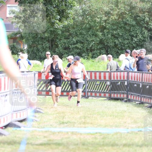 21.06.2026 - 29. Vierlanden-Triathlon Andreas Tolksdorf http://msf.ph/oto/9892834 21.06.2026 13:51:25 Ziel 229, 878, 229, 878 meine-sportfotos.de