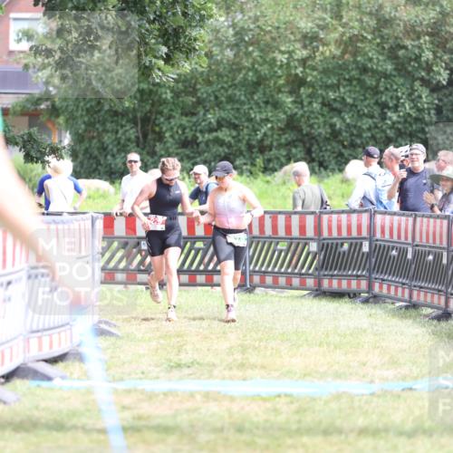 21.06.2026 - 29. Vierlanden-Triathlon Andreas Tolksdorf http://msf.ph/oto/9892839 21.06.2026 13:51:25 Ziel 229, 878, 229, 878 meine-sportfotos.de