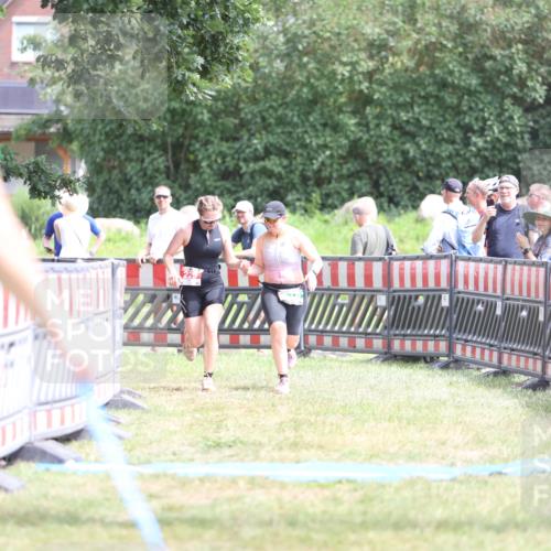 21.06.2026 - 29. Vierlanden-Triathlon Andreas Tolksdorf http://msf.ph/oto/9892840 21.06.2026 13:51:25 Ziel 229, 878, 229, 878 meine-sportfotos.de