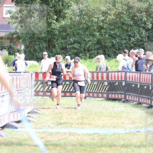 21.06.2026 - 29. Vierlanden-Triathlon Andreas Tolksdorf http://msf.ph/oto/9892841 21.06.2026 13:51:25 Ziel 229, 878, 229, 878 meine-sportfotos.de