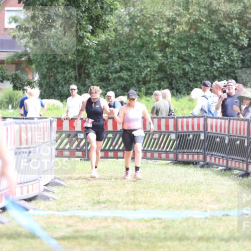 21.06.2026 - 29. Vierlanden-Triathlon Andreas Tolksdorf http://msf.ph/oto/9892844 21.06.2026 13:51:25 Ziel 229, 878, 229, 878 meine-sportfotos.de