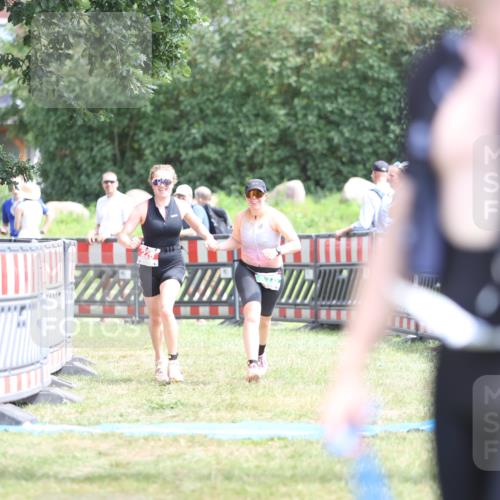 21.06.2026 - 29. Vierlanden-Triathlon Andreas Tolksdorf http://msf.ph/oto/9892847 21.06.2026 13:51:26 Ziel 229, 878, 229, 878 meine-sportfotos.de