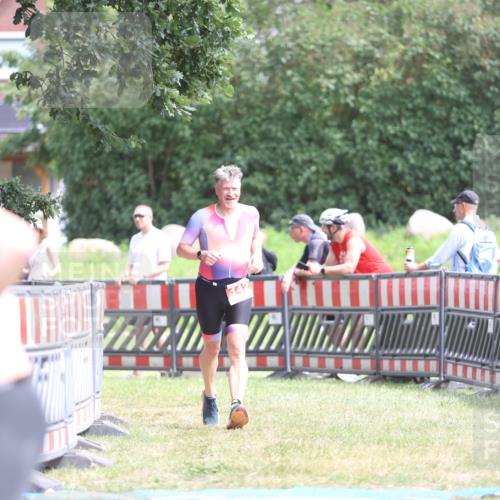 21.06.2026 - 29. Vierlanden-Triathlon Andreas Tolksdorf http://msf.ph/oto/9892856 21.06.2026 13:51:44 Ziel 142, 1022, 1061, 142, 1022, 1061 meine-sportfotos.de