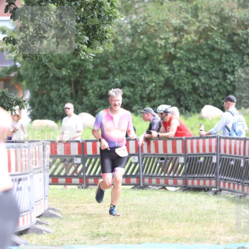 21.06.2026 - 29. Vierlanden-Triathlon Andreas Tolksdorf http://msf.ph/oto/9892859 21.06.2026 13:51:45 Ziel 142, 1022, 1061, 142, 1022, 1061 meine-sportfotos.de