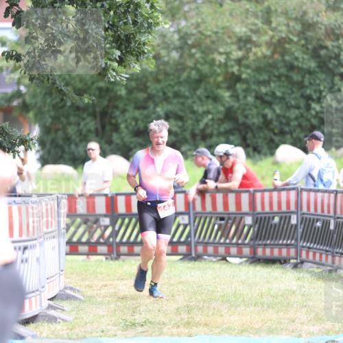 21.06.2026 - 29. Vierlanden-Triathlon Andreas Tolksdorf http://msf.ph/oto/9892860 21.06.2026 13:51:45 Ziel 142, 1022, 1061, 142, 1022, 1061 meine-sportfotos.de