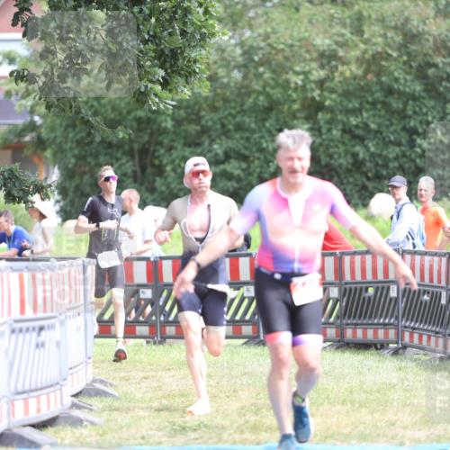 21.06.2026 - 29. Vierlanden-Triathlon Andreas Tolksdorf http://msf.ph/oto/9892865 21.06.2026 13:51:48 Ziel 142, 237, 1022, 1061, 142, 237, 1022, 1061 meine-sportfotos.de