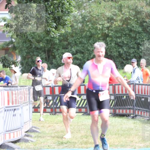 21.06.2026 - 29. Vierlanden-Triathlon Andreas Tolksdorf http://msf.ph/oto/9892866 21.06.2026 13:51:48 Ziel 142, 237, 1022, 1061, 142, 237, 1022, 1061 meine-sportfotos.de