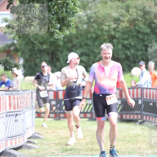 21.06.2026 - 29. Vierlanden-Triathlon Andreas Tolksdorf http://msf.ph/oto/9892867 21.06.2026 13:51:48 Ziel 142, 237, 1022, 1061, 142, 237, 1022, 1061 meine-sportfotos.de