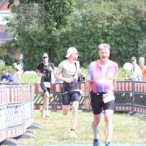 21.06.2026 - 29. Vierlanden-Triathlon Andreas Tolksdorf http://msf.ph/oto/9892869 21.06.2026 13:51:48 Ziel 142, 237, 1022, 1061, 142, 237, 1022, 1061 meine-sportfotos.de