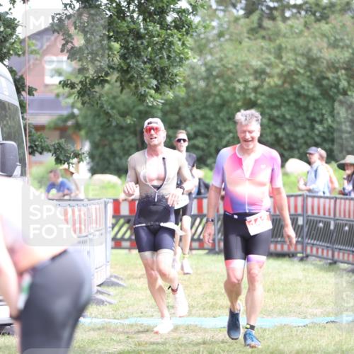 21.06.2026 - 29. Vierlanden-Triathlon Andreas Tolksdorf http://msf.ph/oto/9892873 21.06.2026 13:51:49 Ziel 142, 237, 1022, 1061, 142, 237, 1022, 1061 meine-sportfotos.de