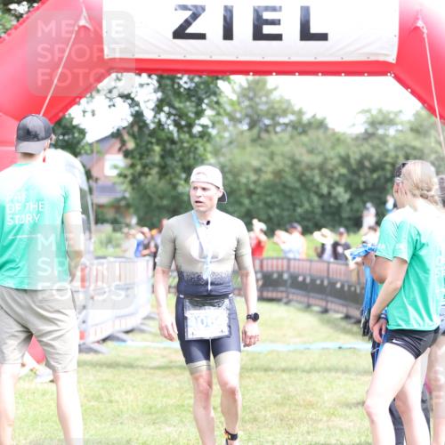 21.06.2026 - 29. Vierlanden-Triathlon Andreas Tolksdorf http://msf.ph/oto/9892905 21.06.2026 13:52:36 Ziel 120, 1029, 1064, 1092, 120, 1029, 1064, 1092 meine-sportfotos.de