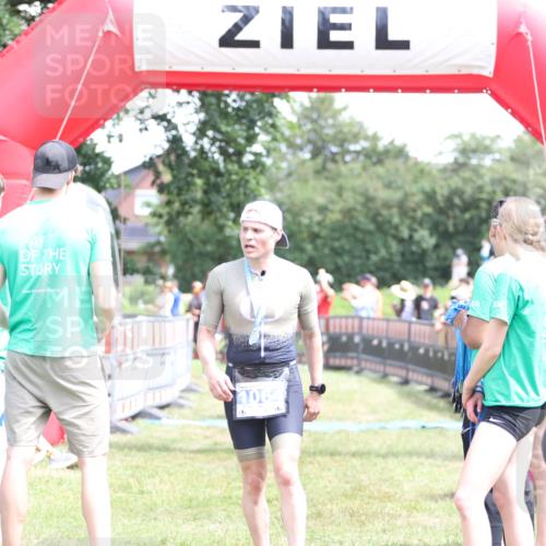 21.06.2026 - 29. Vierlanden-Triathlon Andreas Tolksdorf http://msf.ph/oto/9892907 21.06.2026 13:52:37 Ziel 120, 1029, 1092, 120, 1029, 1092 meine-sportfotos.de