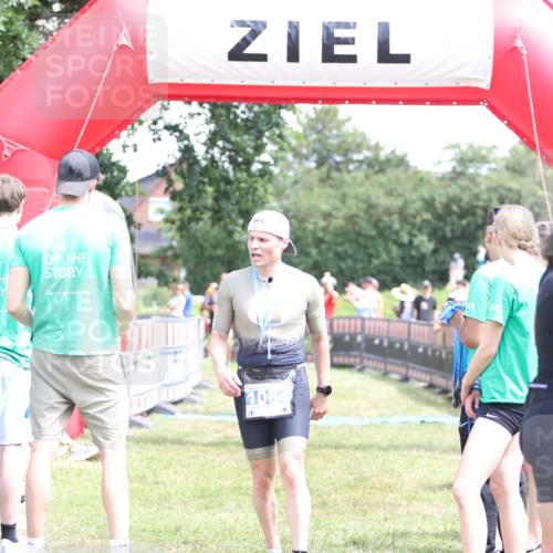 21.06.2026 - 29. Vierlanden-Triathlon Andreas Tolksdorf http://msf.ph/oto/9892908 21.06.2026 13:52:37 Ziel 120, 1029, 1092, 120, 1029, 1092 meine-sportfotos.de