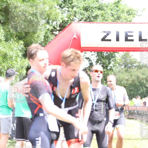 21.06.2026 - 29. Vierlanden-Triathlon Andreas Tolksdorf http://msf.ph/oto/9892935 21.06.2026 13:52:51 Ziel 20, 257, 20, 257 meine-sportfotos.de