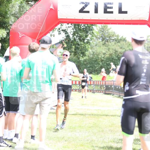 21.06.2026 - 29. Vierlanden-Triathlon Andreas Tolksdorf http://msf.ph/oto/9892937 21.06.2026 13:53:05 Ziel 752, 1023, 752, 1023 meine-sportfotos.de