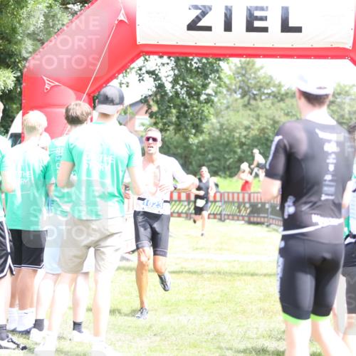 21.06.2026 - 29. Vierlanden-Triathlon Andreas Tolksdorf http://msf.ph/oto/9892939 21.06.2026 13:53:05 Ziel 752, 1023, 752, 1023 meine-sportfotos.de