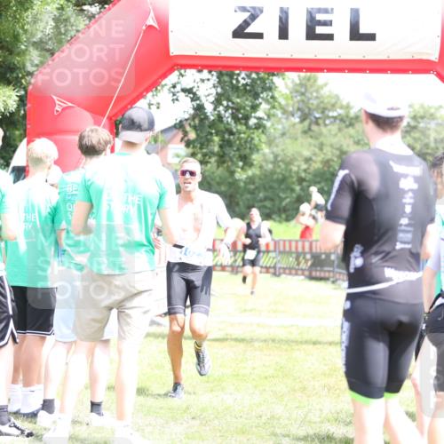 21.06.2026 - 29. Vierlanden-Triathlon Andreas Tolksdorf http://msf.ph/oto/9892940 21.06.2026 13:53:05 Ziel 752, 1023, 752, 1023 meine-sportfotos.de