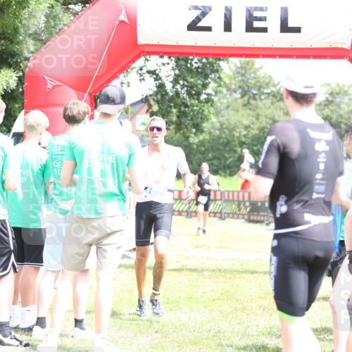 21.06.2026 - 29. Vierlanden-Triathlon Andreas Tolksdorf http://msf.ph/oto/9892941 21.06.2026 13:53:05 Ziel 752, 1023, 752, 1023 meine-sportfotos.de