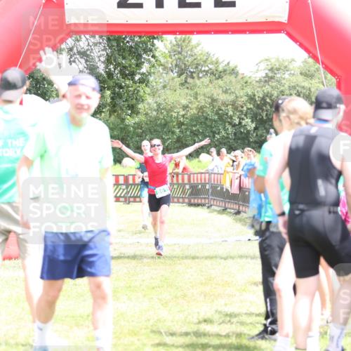 21.06.2026 - 29. Vierlanden-Triathlon Andreas Tolksdorf http://msf.ph/oto/9892952 21.06.2026 13:53:17 Ziel 861, 1036, 1052, 861, 1036, 1052 meine-sportfotos.de
