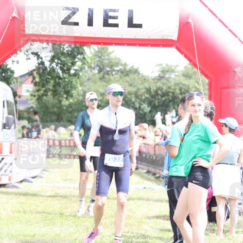 21.06.2026 - 29. Vierlanden-Triathlon Andreas Tolksdorf http://msf.ph/oto/9892959 21.06.2026 13:54:08 Ziel 80, 871, 80, 871 meine-sportfotos.de