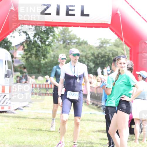 21.06.2026 - 29. Vierlanden-Triathlon Andreas Tolksdorf http://msf.ph/oto/9892961 21.06.2026 13:54:08 Ziel 80, 871, 80, 871 meine-sportfotos.de