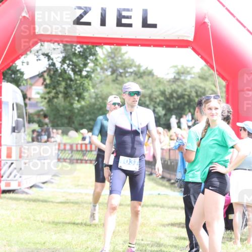 21.06.2026 - 29. Vierlanden-Triathlon Andreas Tolksdorf http://msf.ph/oto/9892962 21.06.2026 13:54:08 Ziel 80, 871, 80, 871 meine-sportfotos.de