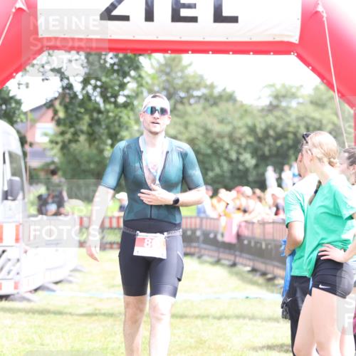 21.06.2026 - 29. Vierlanden-Triathlon Andreas Tolksdorf http://msf.ph/oto/9892965 21.06.2026 13:54:12 Ziel 871, 1048, 871, 1048 meine-sportfotos.de