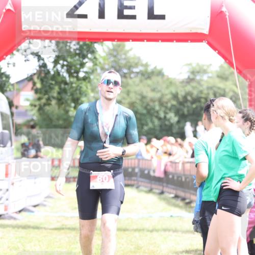 21.06.2026 - 29. Vierlanden-Triathlon Andreas Tolksdorf http://msf.ph/oto/9892969 21.06.2026 13:54:13 Ziel 871, 1048, 871, 1048 meine-sportfotos.de