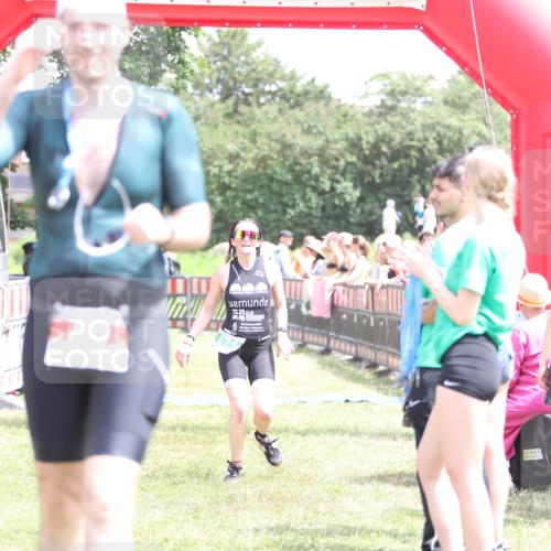 21.06.2026 - 29. Vierlanden-Triathlon Andreas Tolksdorf http://msf.ph/oto/9892975 21.06.2026 13:54:15 Ziel 871, 1048, 871, 1048 meine-sportfotos.de