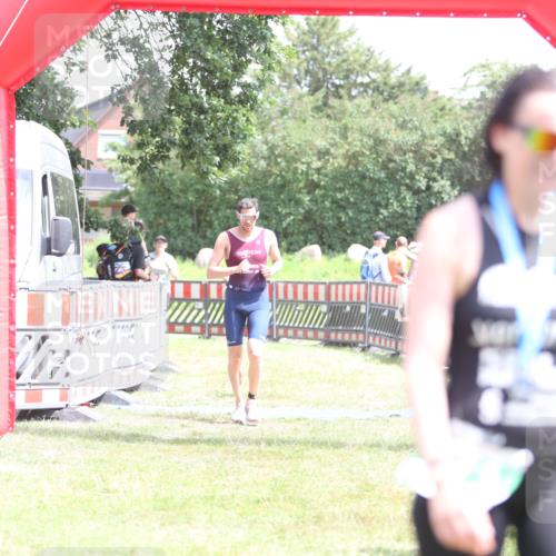 21.06.2026 - 29. Vierlanden-Triathlon Andreas Tolksdorf http://msf.ph/oto/9892982 21.06.2026 13:54:23 Ziel 905, 1048, 905, 1048 meine-sportfotos.de