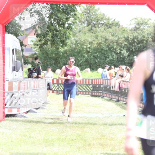 21.06.2026 - 29. Vierlanden-Triathlon Andreas Tolksdorf http://msf.ph/oto/9892987 21.06.2026 13:54:24 Ziel 905, 1048, 905, 1048 meine-sportfotos.de