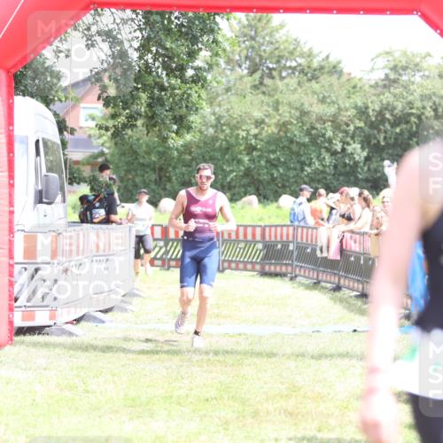21.06.2026 - 29. Vierlanden-Triathlon Andreas Tolksdorf http://msf.ph/oto/9892988 21.06.2026 13:54:24 Ziel 905, 1048, 905, 1048 meine-sportfotos.de