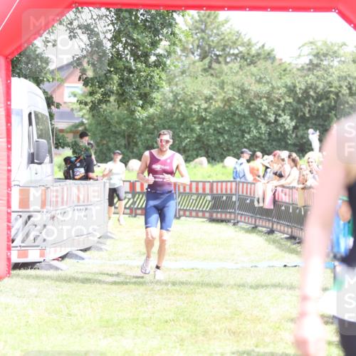 21.06.2026 - 29. Vierlanden-Triathlon Andreas Tolksdorf http://msf.ph/oto/9892989 21.06.2026 13:54:24 Ziel 905, 1048, 905, 1048 meine-sportfotos.de