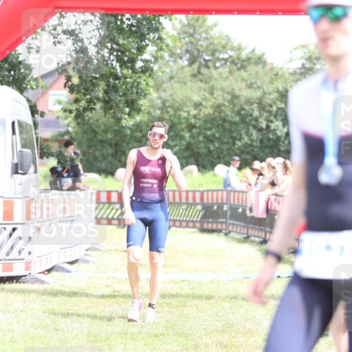 21.06.2026 - 29. Vierlanden-Triathlon Andreas Tolksdorf http://msf.ph/oto/9892993 21.06.2026 13:54:25 Ziel 905, 1048, 905, 1048 meine-sportfotos.de
