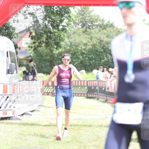 21.06.2026 - 29. Vierlanden-Triathlon Andreas Tolksdorf http://msf.ph/oto/9892998 21.06.2026 13:54:26 Ziel 905, 1048, 905, 1048 meine-sportfotos.de