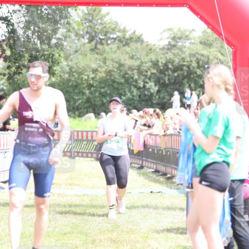 21.06.2026 - 29. Vierlanden-Triathlon Andreas Tolksdorf http://msf.ph/oto/9893001 21.06.2026 13:54:29 Ziel 905, 1067, 905, 1067 meine-sportfotos.de