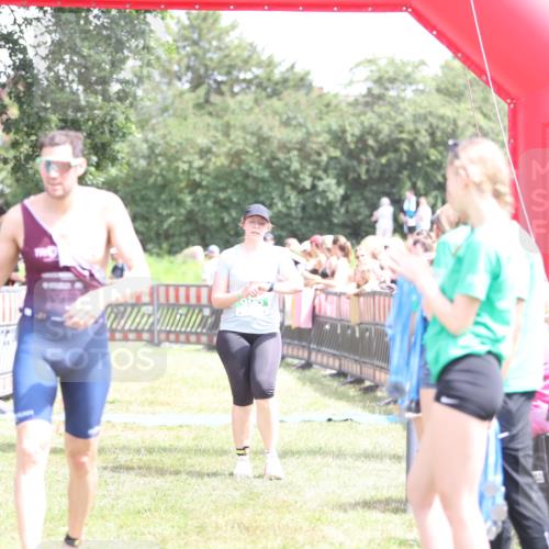 21.06.2026 - 29. Vierlanden-Triathlon Andreas Tolksdorf http://msf.ph/oto/9893004 21.06.2026 13:54:29 Ziel 905, 1067, 905, 1067 meine-sportfotos.de