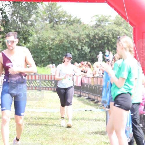 21.06.2026 - 29. Vierlanden-Triathlon Andreas Tolksdorf http://msf.ph/oto/9893006 21.06.2026 13:54:30 Ziel 905, 1067, 905, 1067 meine-sportfotos.de
