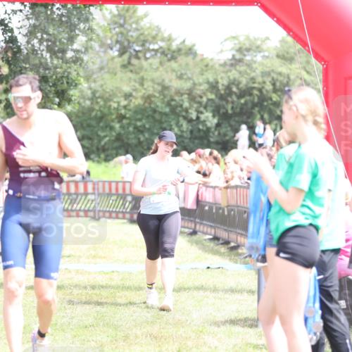 21.06.2026 - 29. Vierlanden-Triathlon Andreas Tolksdorf http://msf.ph/oto/9893007 21.06.2026 13:54:30 Ziel 905, 1067, 905, 1067 meine-sportfotos.de