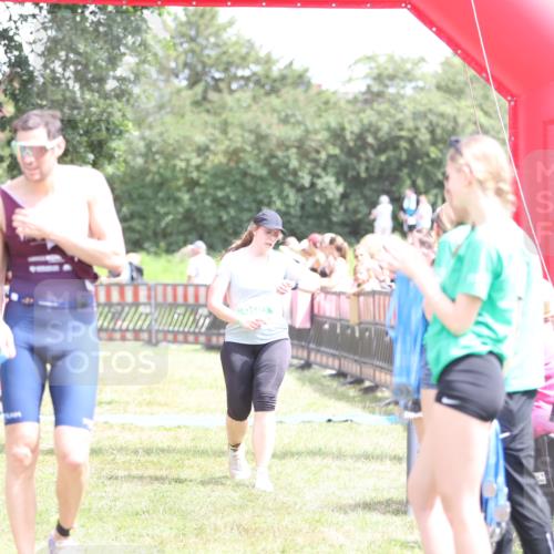 21.06.2026 - 29. Vierlanden-Triathlon Andreas Tolksdorf http://msf.ph/oto/9893009 21.06.2026 13:54:30 Ziel 905, 1067, 905, 1067 meine-sportfotos.de