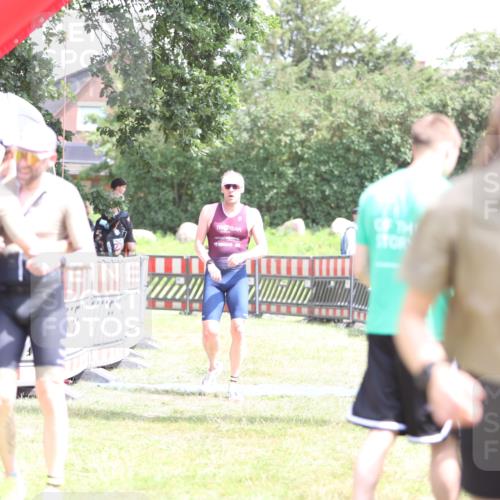 21.06.2026 - 29. Vierlanden-Triathlon Andreas Tolksdorf http://msf.ph/oto/9893024 21.06.2026 13:54:43 Ziel 1042, 1067, 1085, 1042, 1067, 1085 meine-sportfotos.de