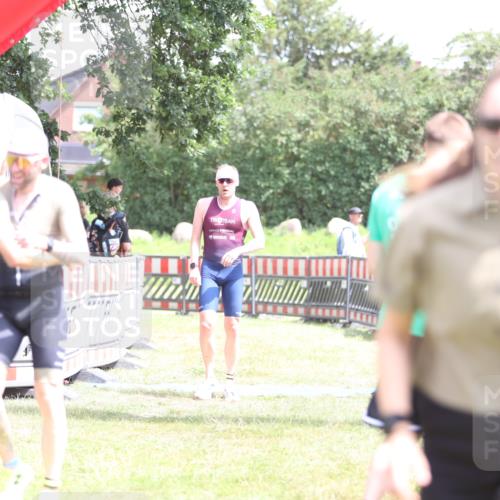 21.06.2026 - 29. Vierlanden-Triathlon Andreas Tolksdorf http://msf.ph/oto/9893025 21.06.2026 13:54:43 Ziel 1042, 1067, 1085, 1042, 1067, 1085 meine-sportfotos.de