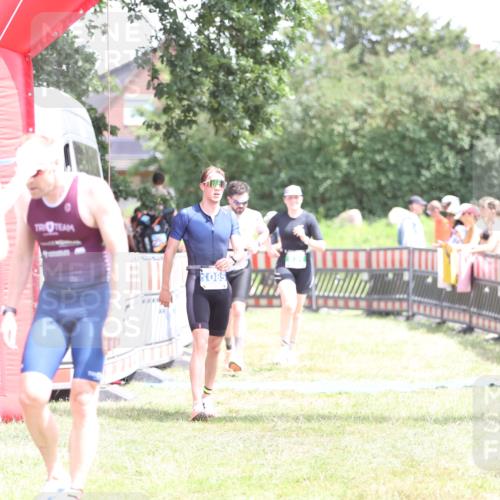 21.06.2026 - 29. Vierlanden-Triathlon Andreas Tolksdorf http://msf.ph/oto/9893030 21.06.2026 13:54:55 Ziel 18, 831, 1085, 18, 831, 1085 meine-sportfotos.de