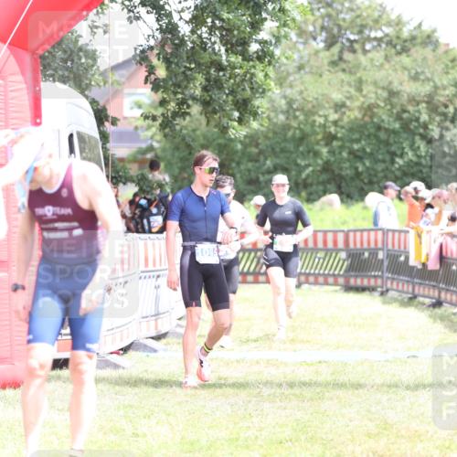 21.06.2026 - 29. Vierlanden-Triathlon Andreas Tolksdorf http://msf.ph/oto/9893032 21.06.2026 13:54:55 Ziel 18, 831, 1085, 18, 831, 1085 meine-sportfotos.de