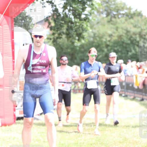 21.06.2026 - 29. Vierlanden-Triathlon Andreas Tolksdorf http://msf.ph/oto/9893034 21.06.2026 13:54:56 Ziel 18, 831, 1085, 18, 831, 1085 meine-sportfotos.de